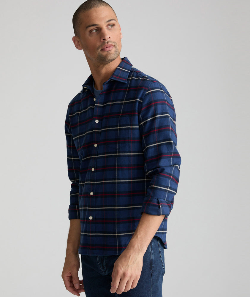 Model is wearing UNTUCKit Flannel Andes Shirt.