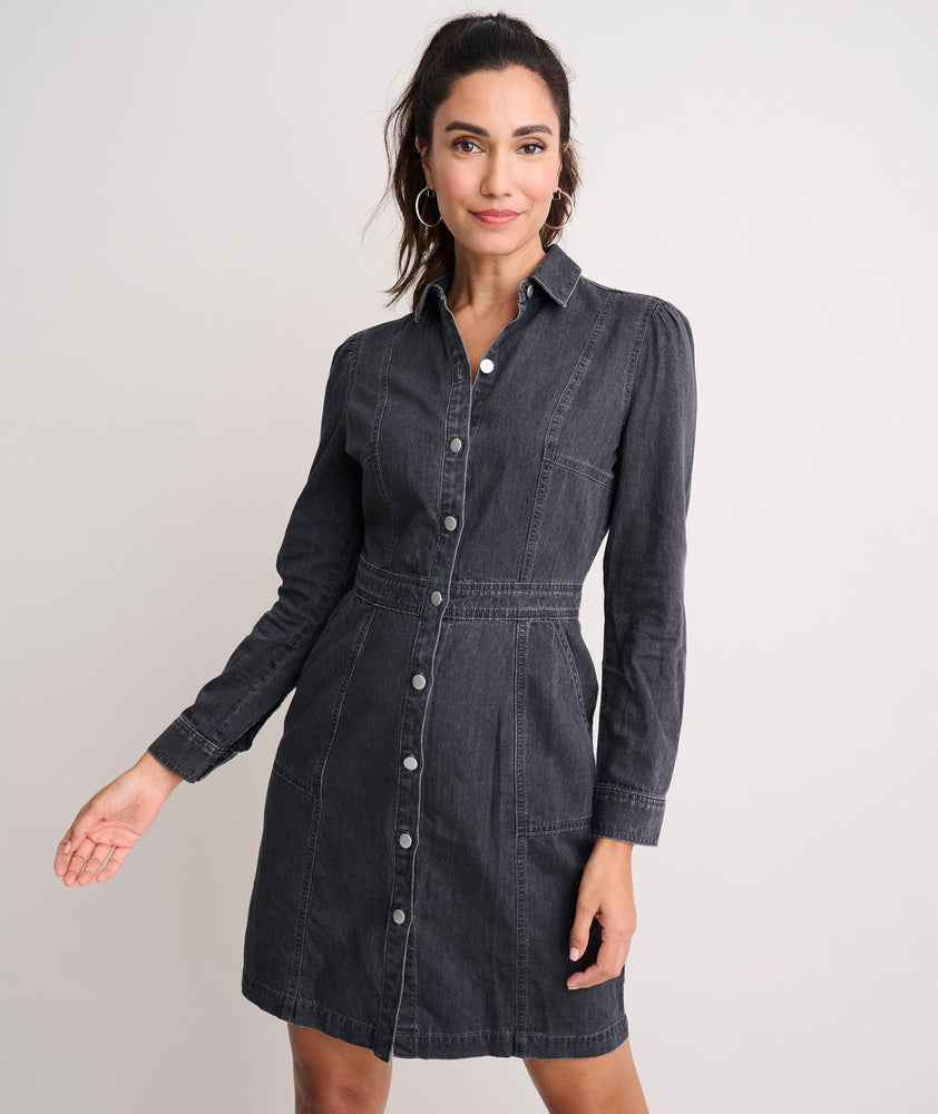 Model is wearing UNTUCKit Annie denim dress. 